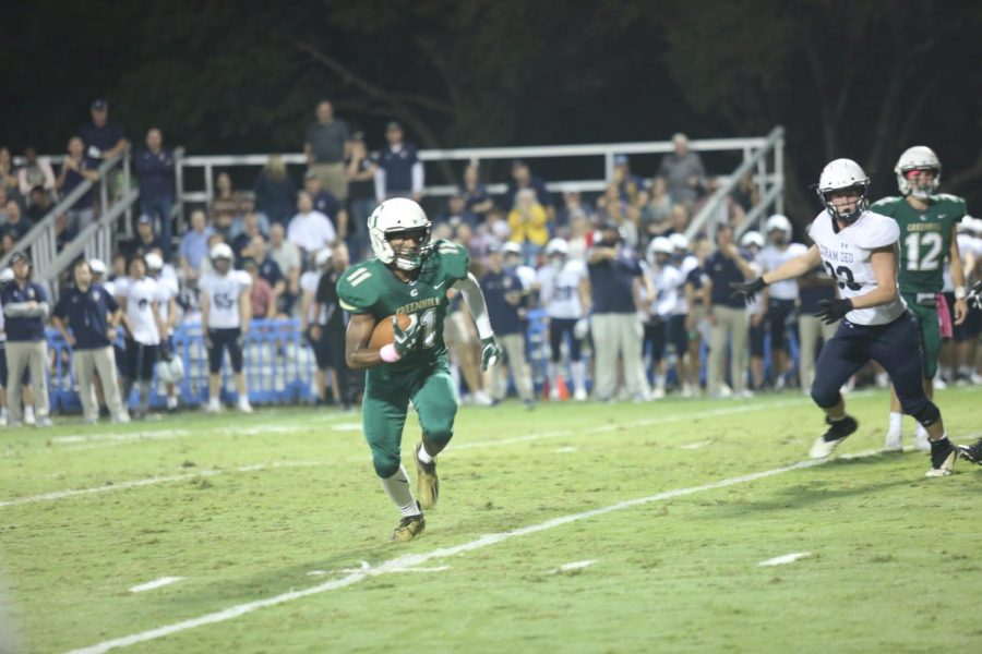 Greenhill Narrowly Loses in Homecoming Football Game