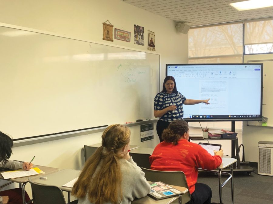 Jenn Jarnagin teaching her E block Latin class. 