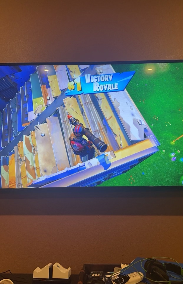 Student wins a Fortnite game while playing with his friends.