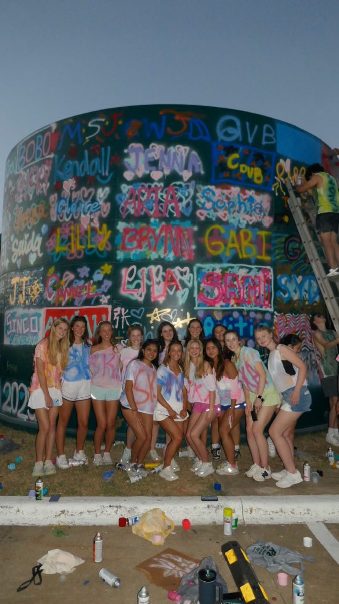 Seniors Take Part in the Annual Water Tower Painting