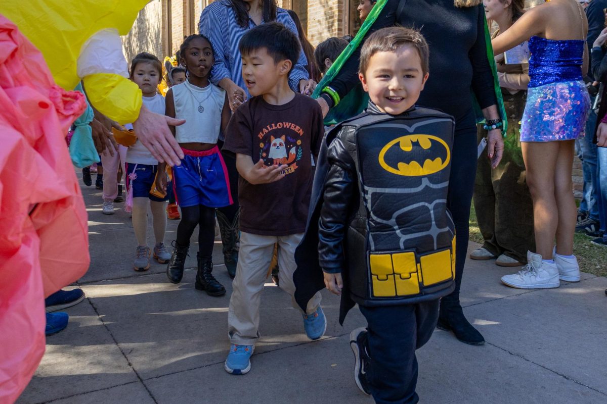 Seniors Lead Annual Halloween Parade